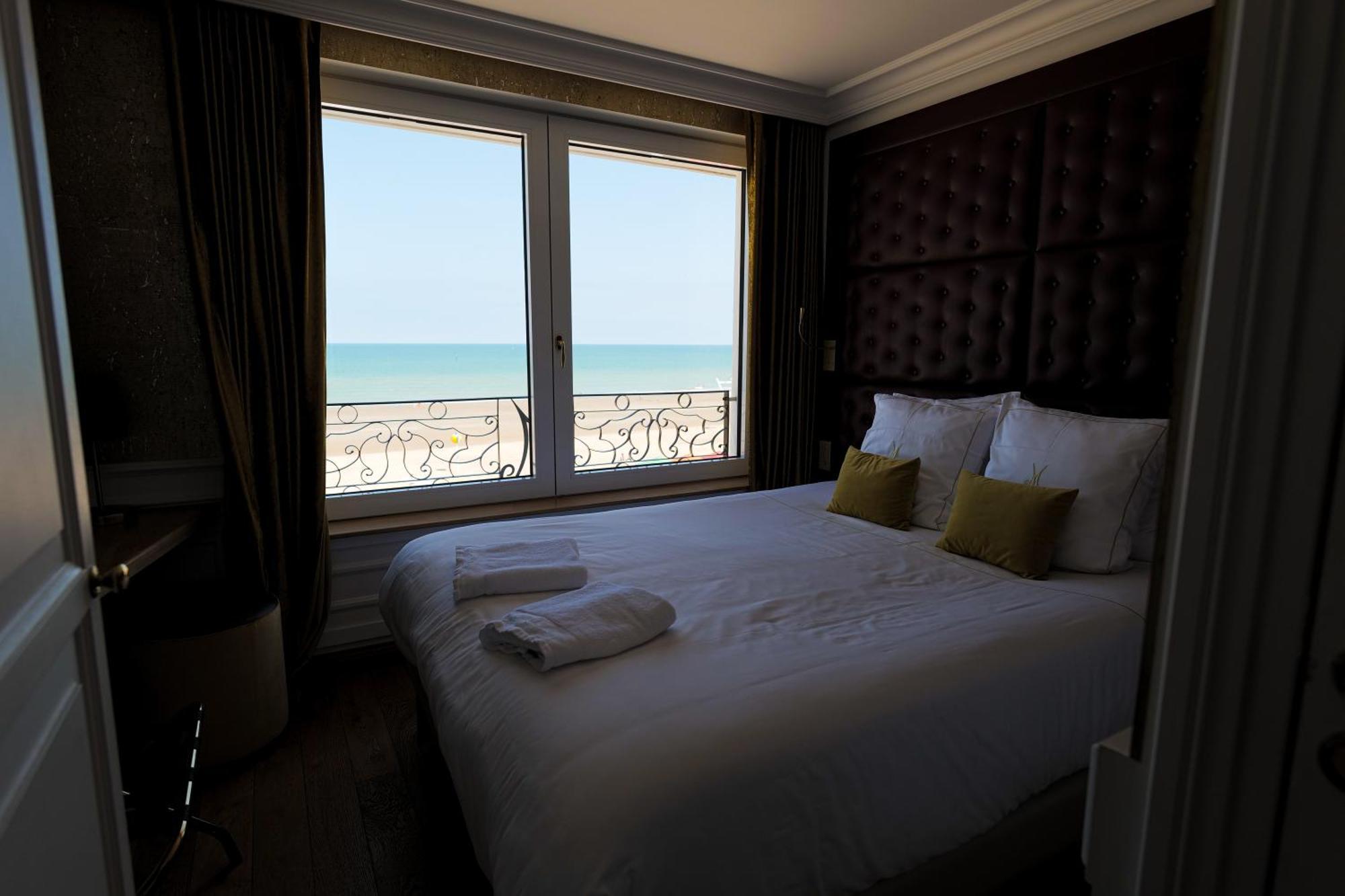 Hôtel Merveilleux Côté Mer Dunkirk Exterior foto